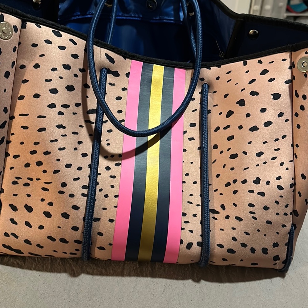 Tote bag